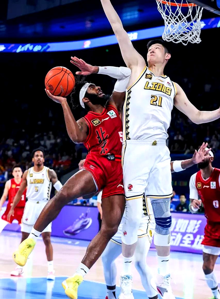 包含广厦男篮训练开放日，窗口期扳平良机引欢呼，CBA季后赛在即，心理建设被强调的词条